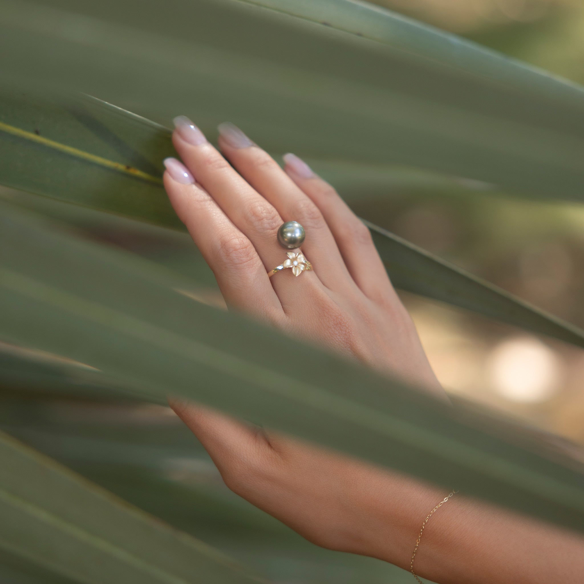 Plumeria Tahitian Black Pearl Ring in Gold with Diamond - 9mm