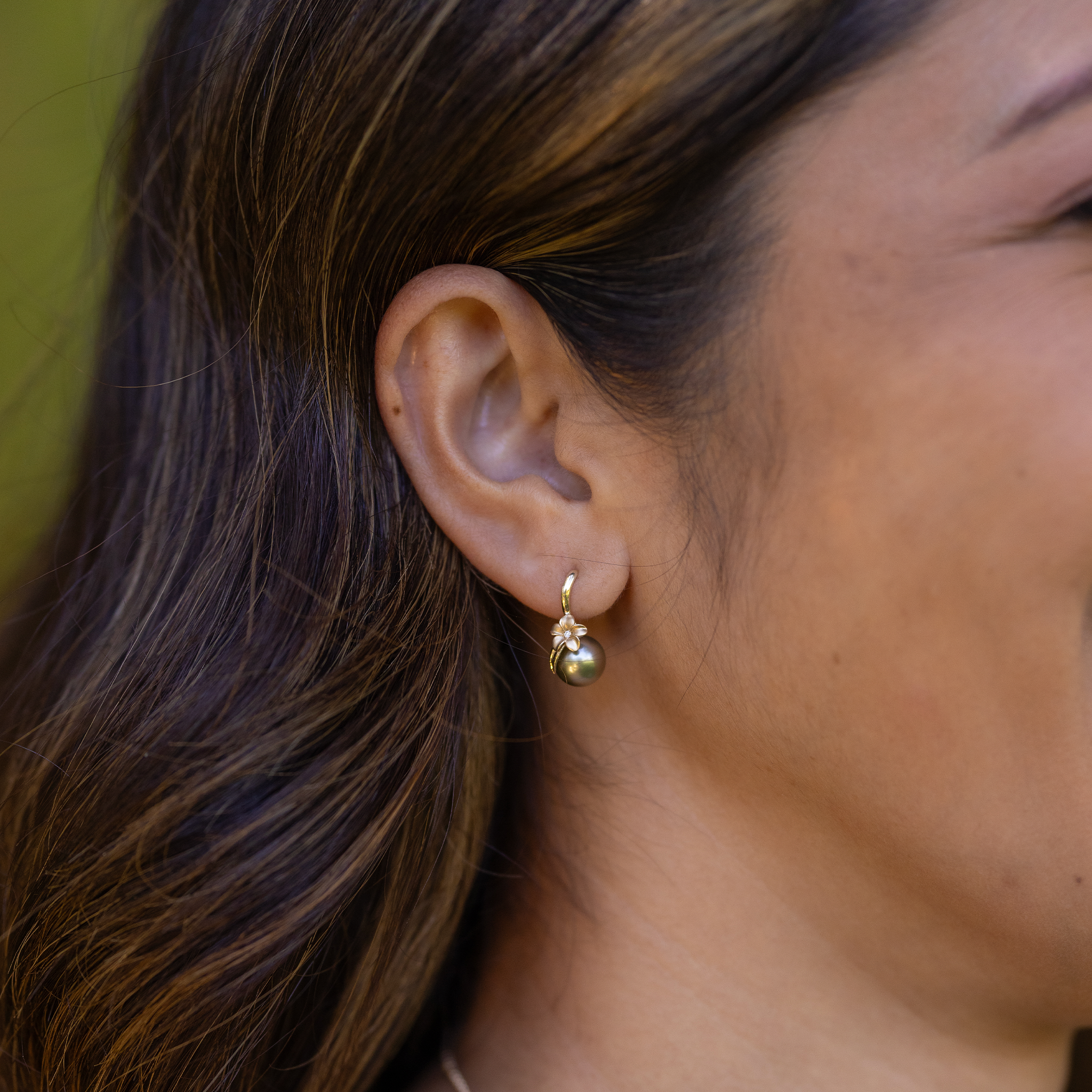 Plumeria Tahitian Black Pearl Earrings in Gold with Diamonds - 8-9mm