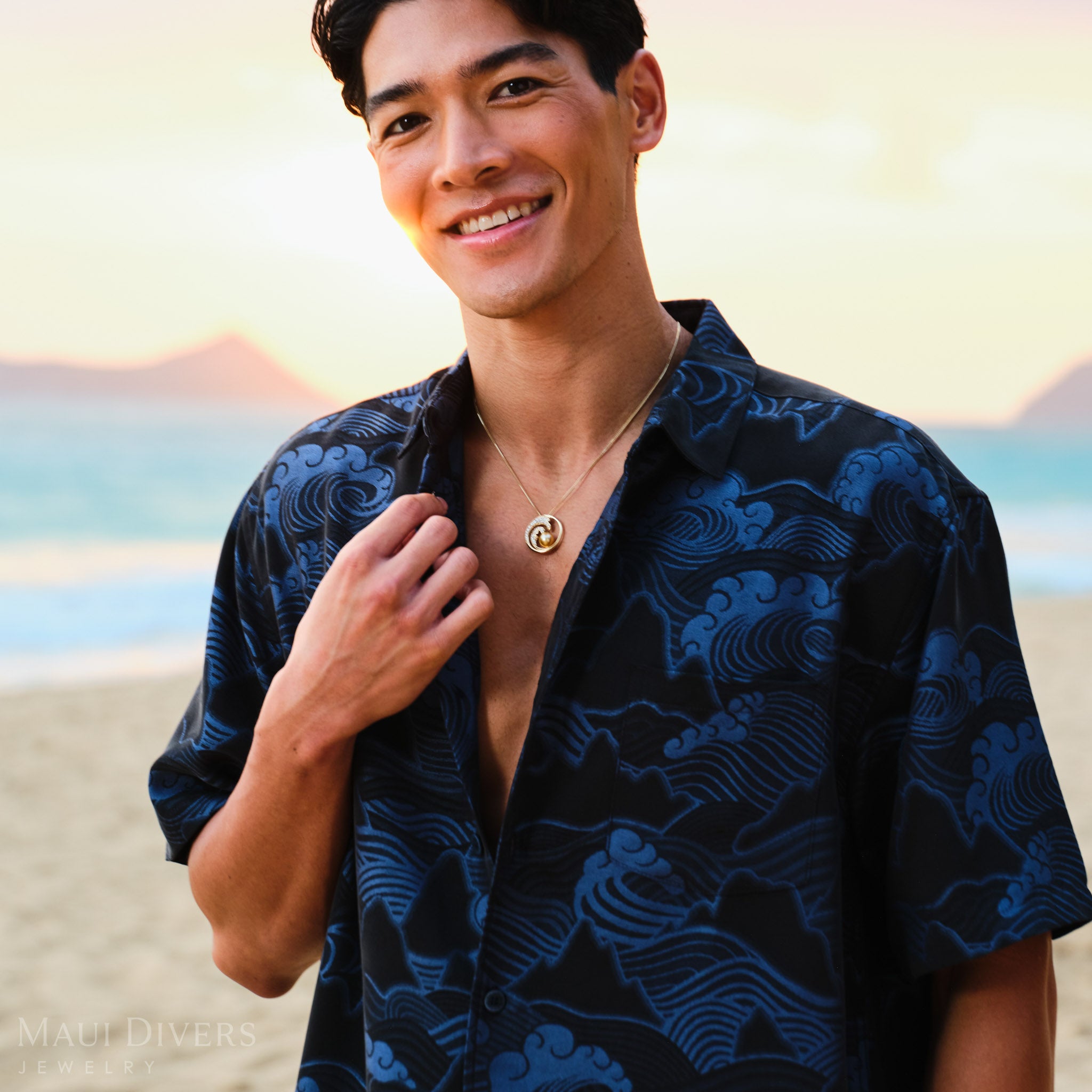 Nalu South Sea Gold Pearl Pendant in Gold with Diamonds - 24mm