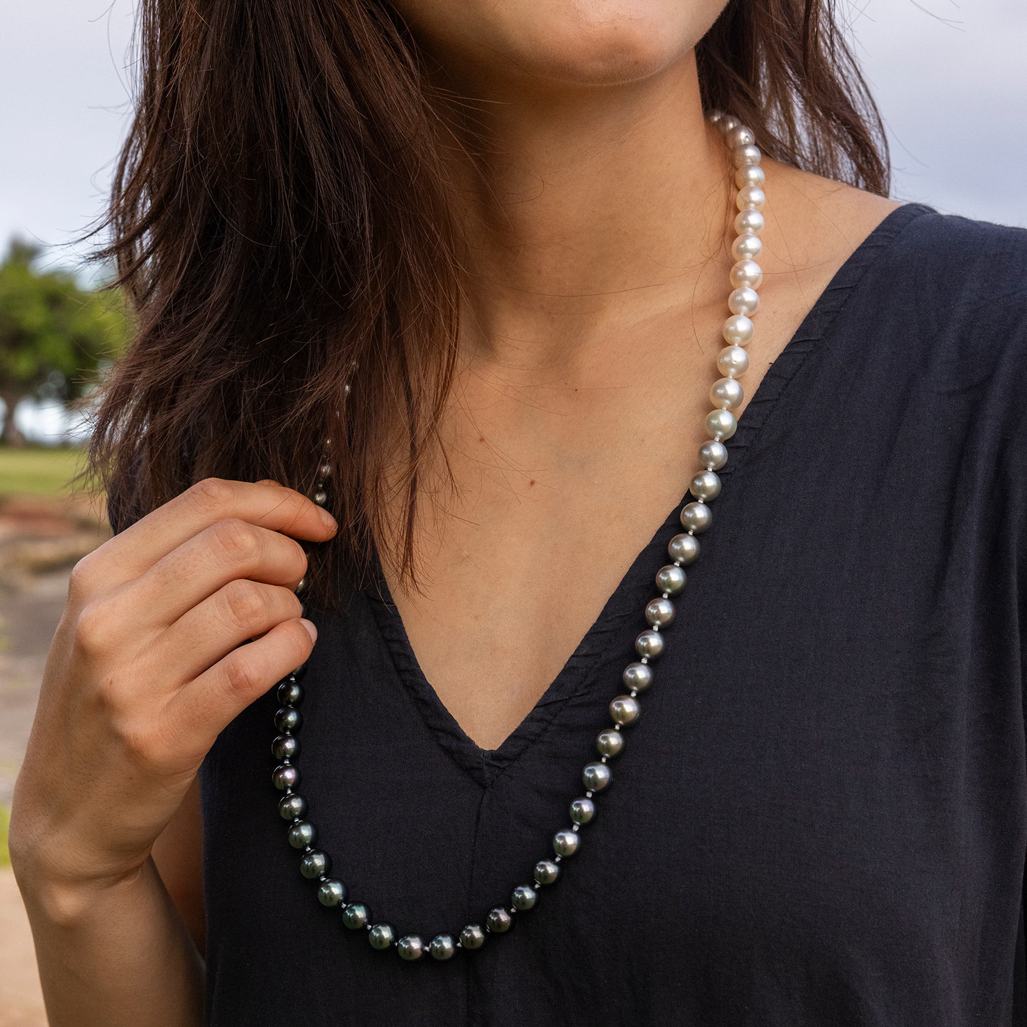 33" South Sea White Pearl and Tahitian Black Pearl Strand - 9-11mm