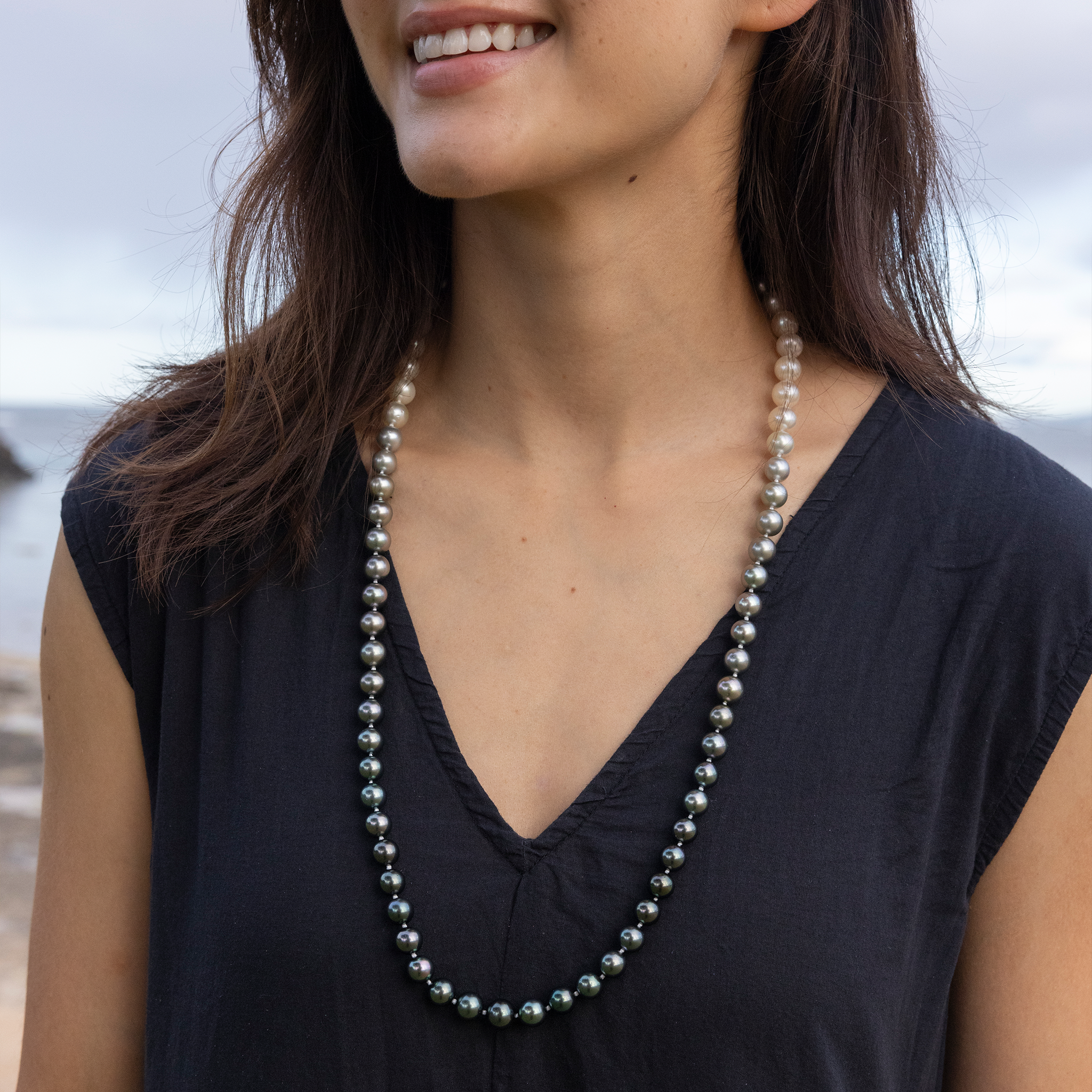 33" South Sea White Pearl and Tahitian Black Pearl Strand - 9-11mm