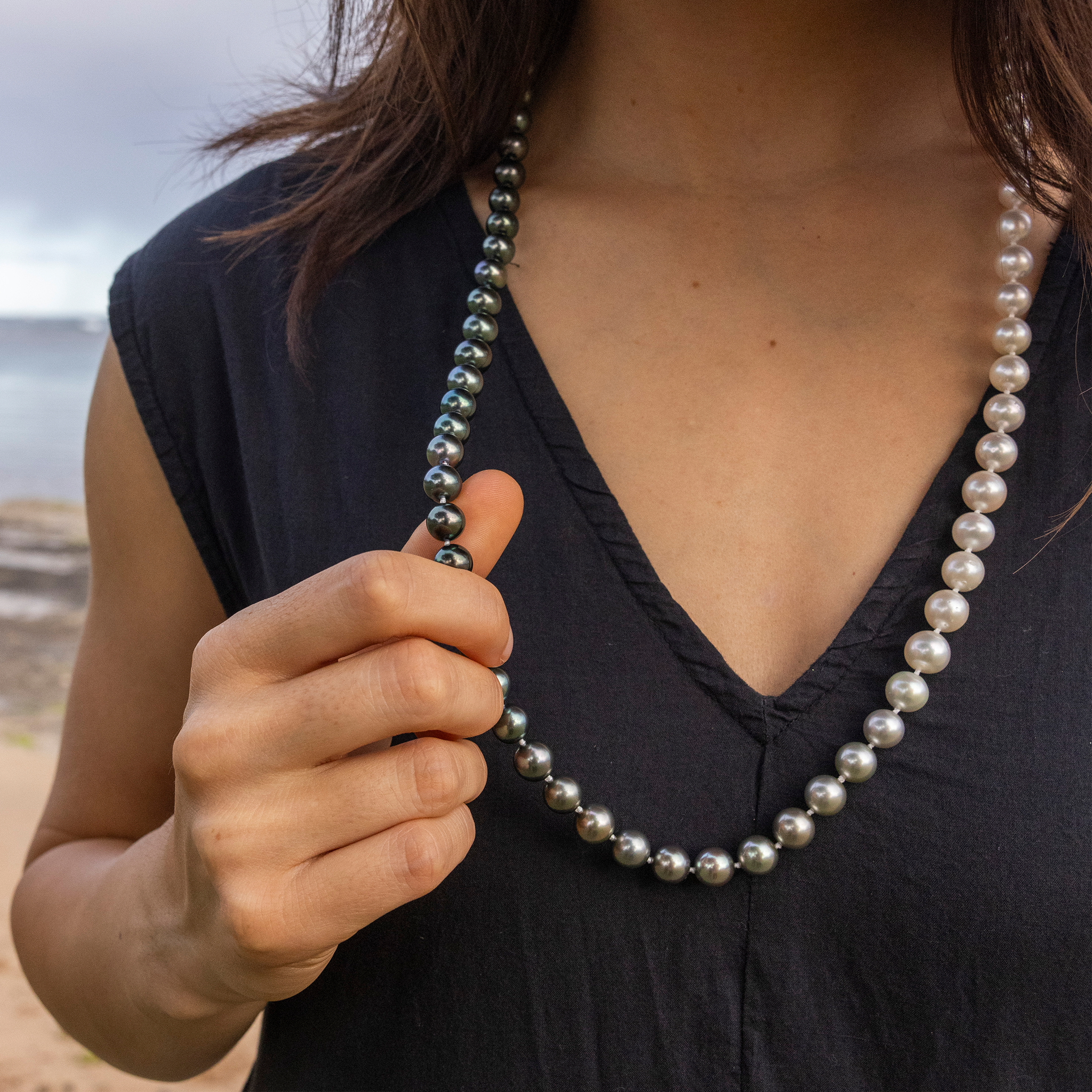 33" South Sea White Pearl and Tahitian Black Pearl Strand - 9-11mm