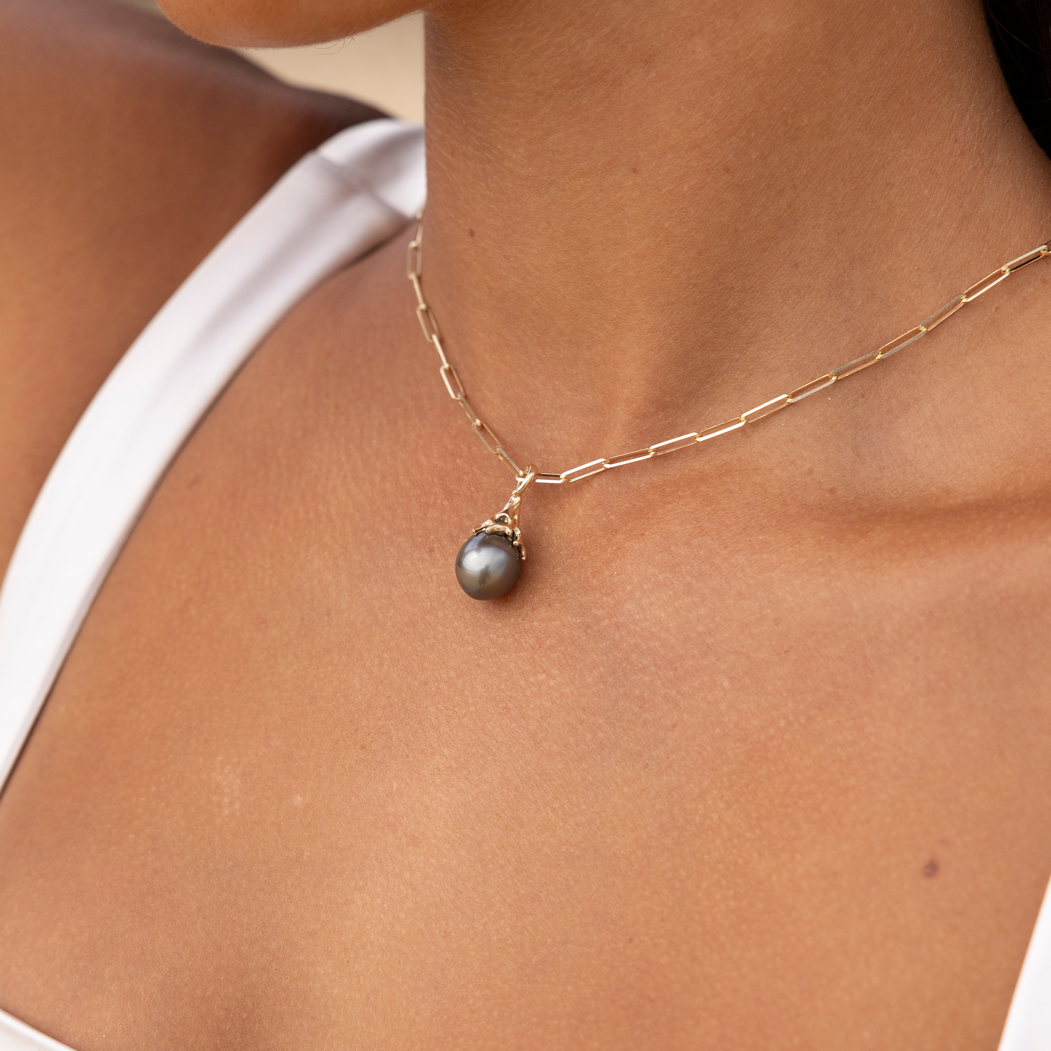 Heritage Tahitian Black Pearl Pendant in Gold - 26mm