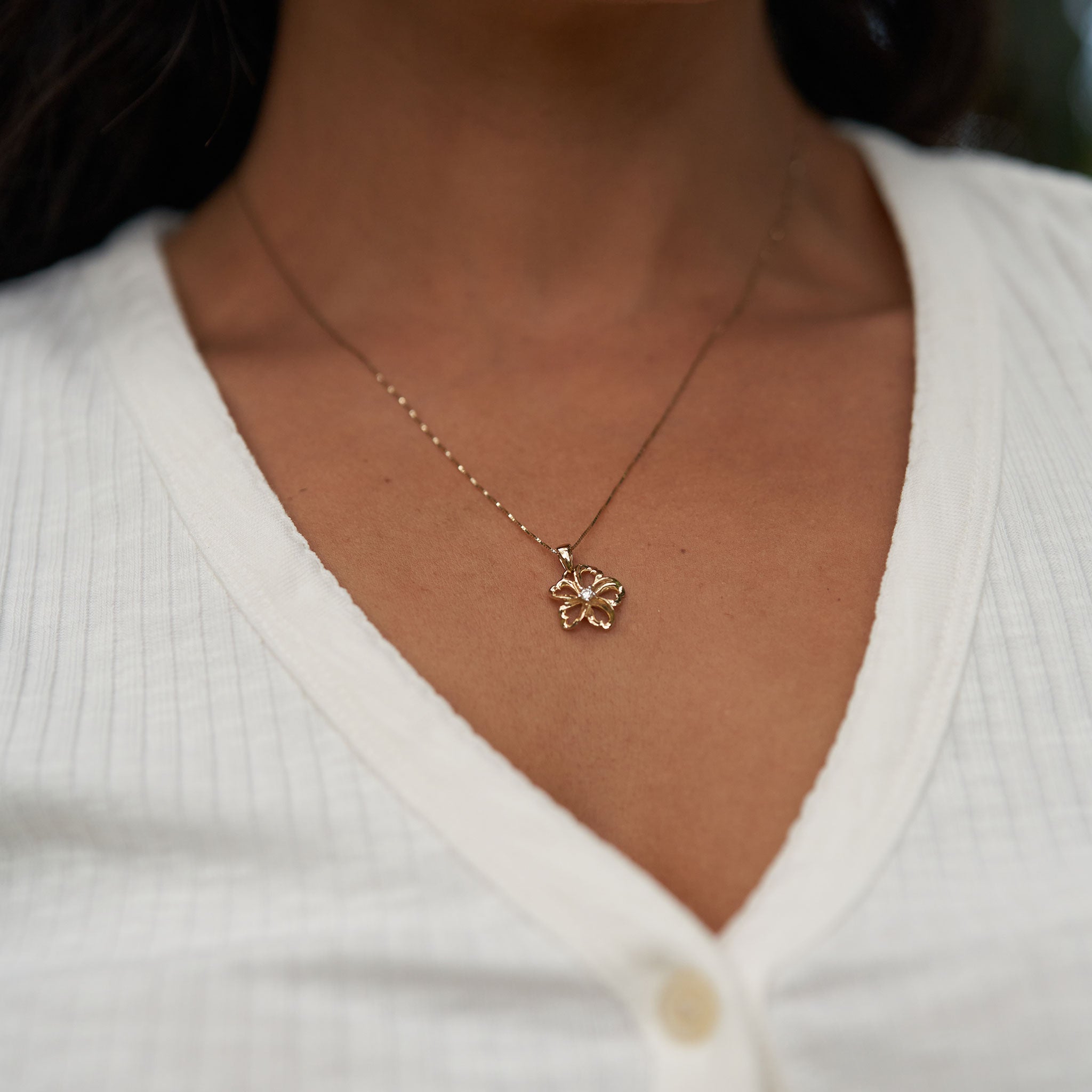 18" Plumeria Pendant / Necklace in Gold with Diamond - 14mm