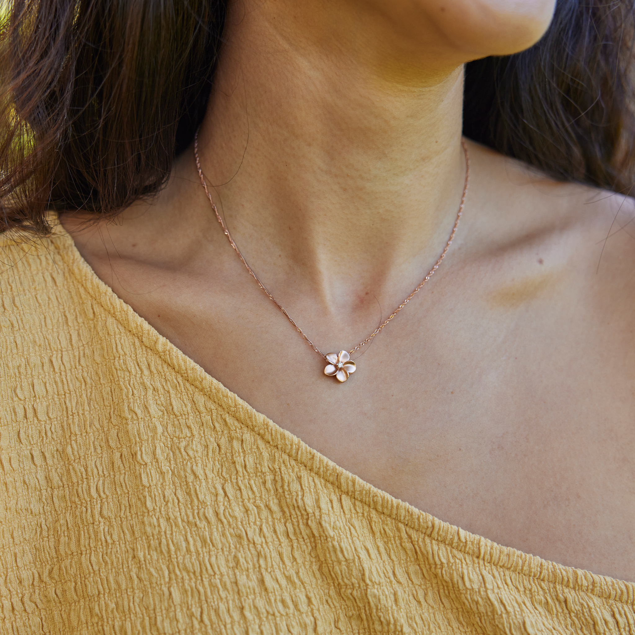 Plumeria Pendant in Rose Gold with Diamond - 13mm