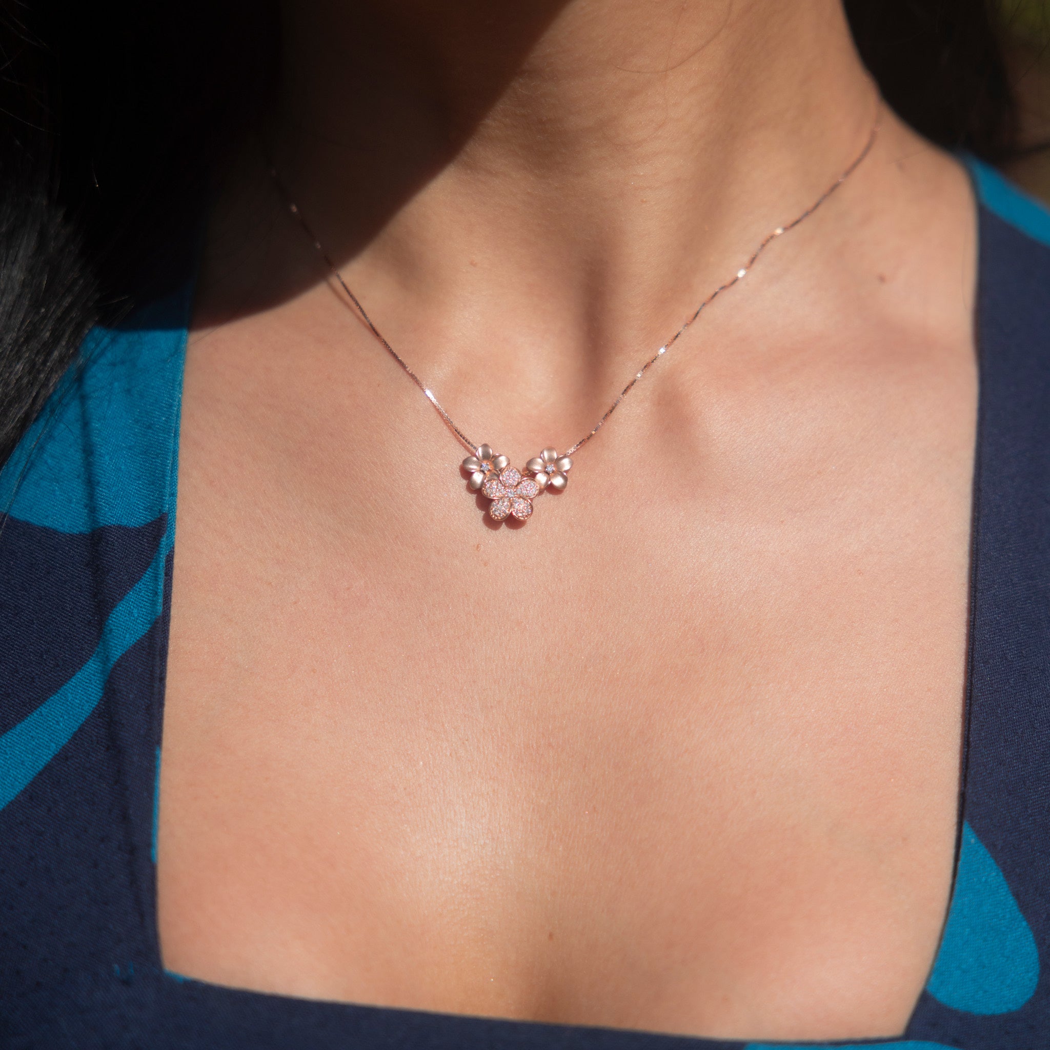 Plumeria Pendant in Rose Gold with Diamonds - 11mm