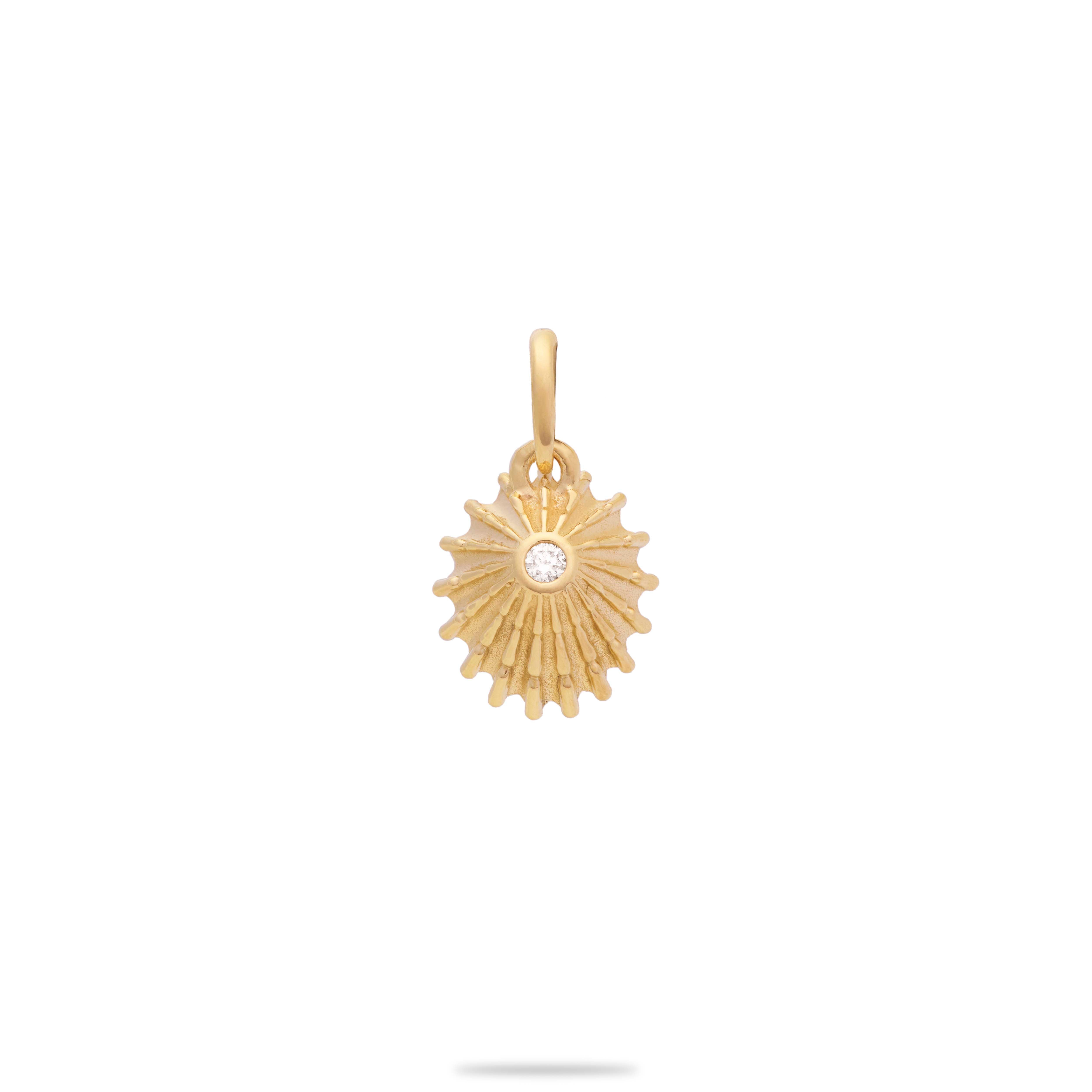 ʻOpihi Pendant in Gold with Diamond - 12mm