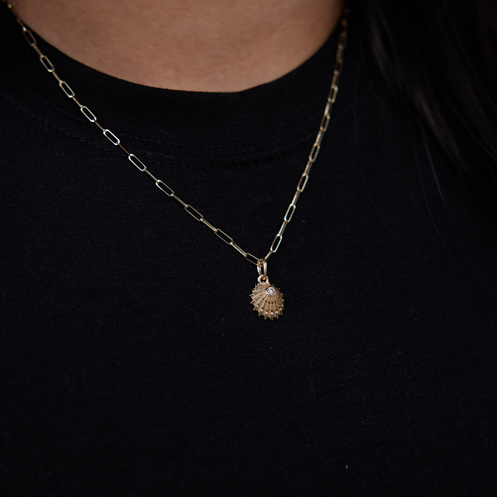 ʻOpihi Pendant in Gold with Diamond - 12mm