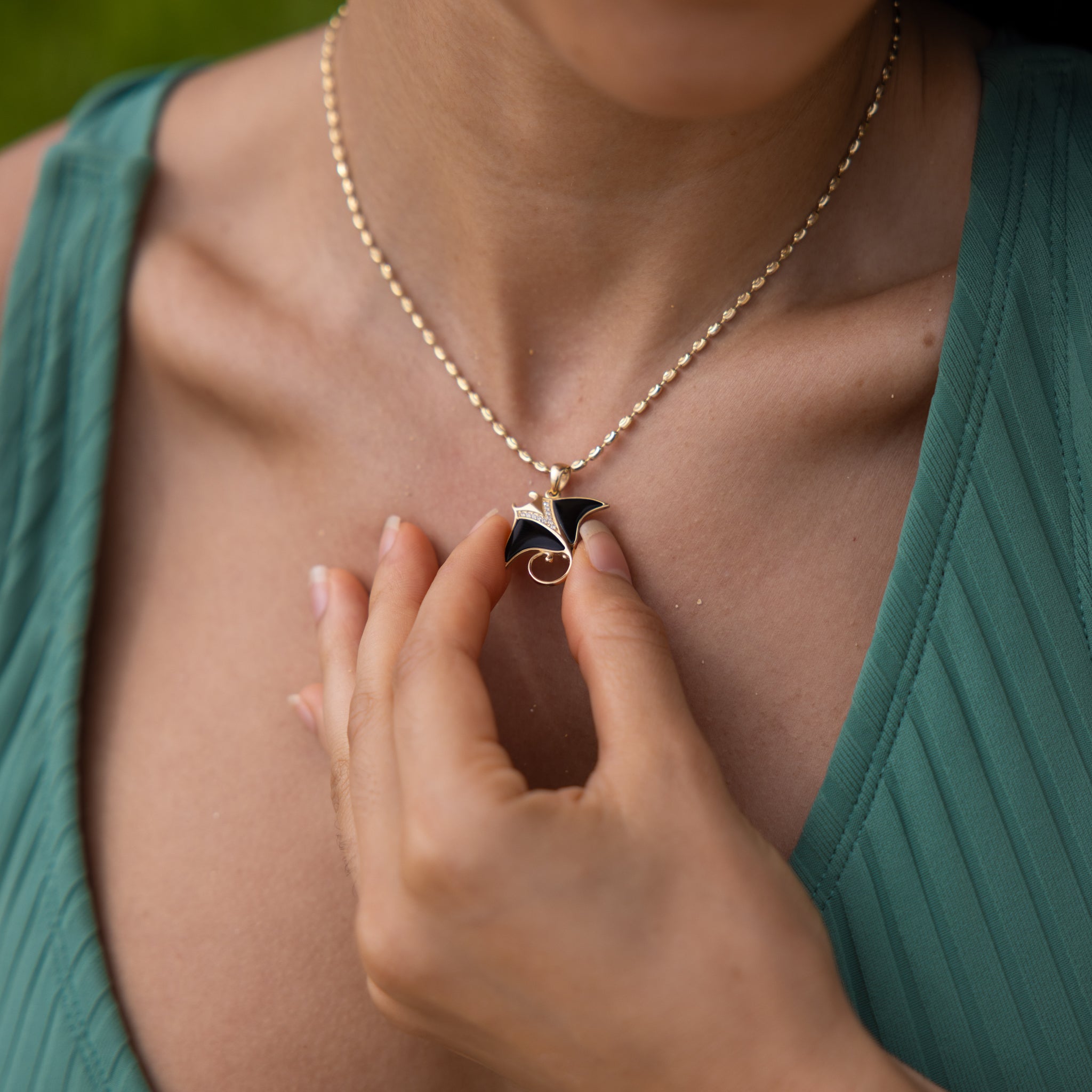 Sealife Manta Ray Black Coral Pendant in Gold with Diamonds - 21mm