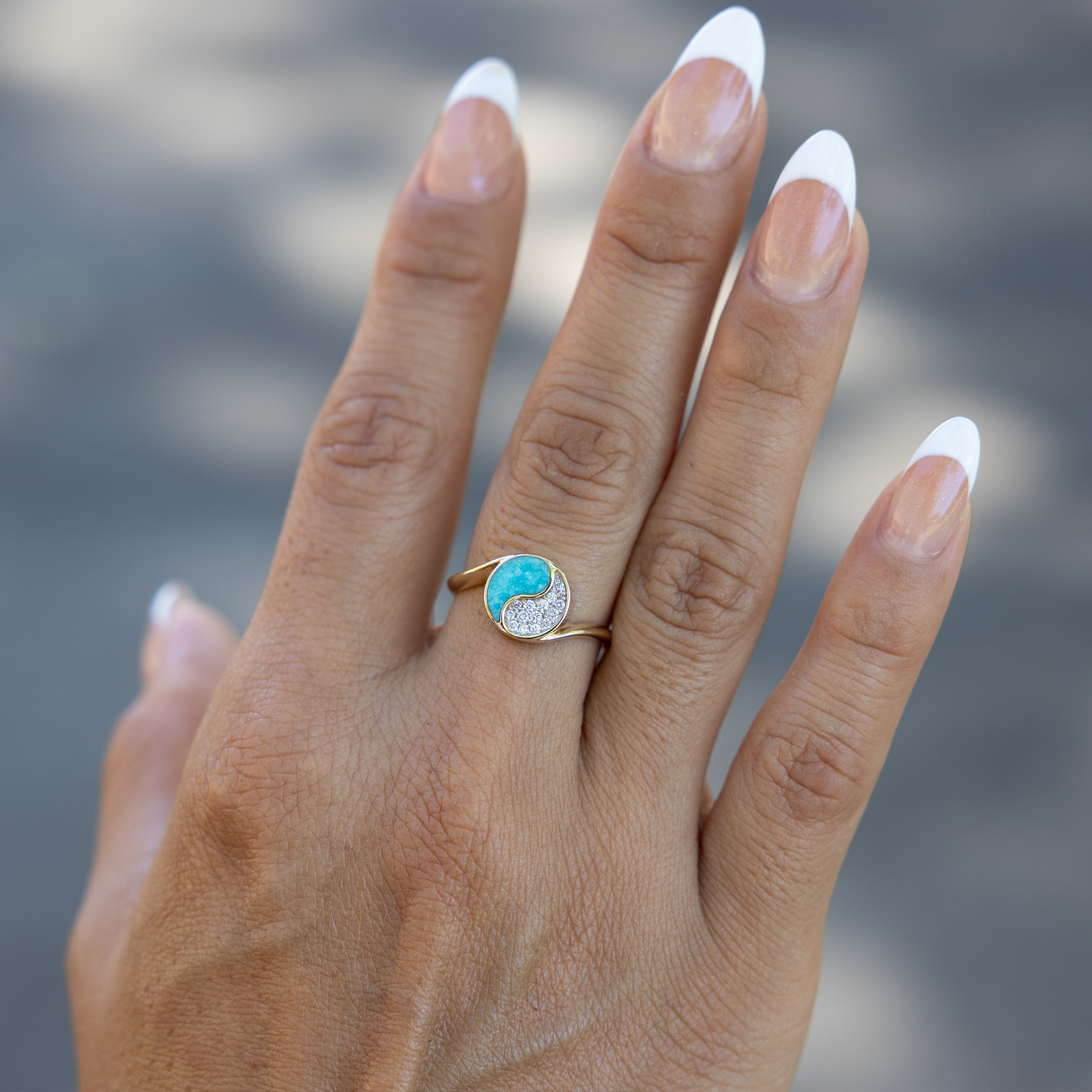 Yin Yang Turquoise Ring in Gold with Diamonds - 10mm