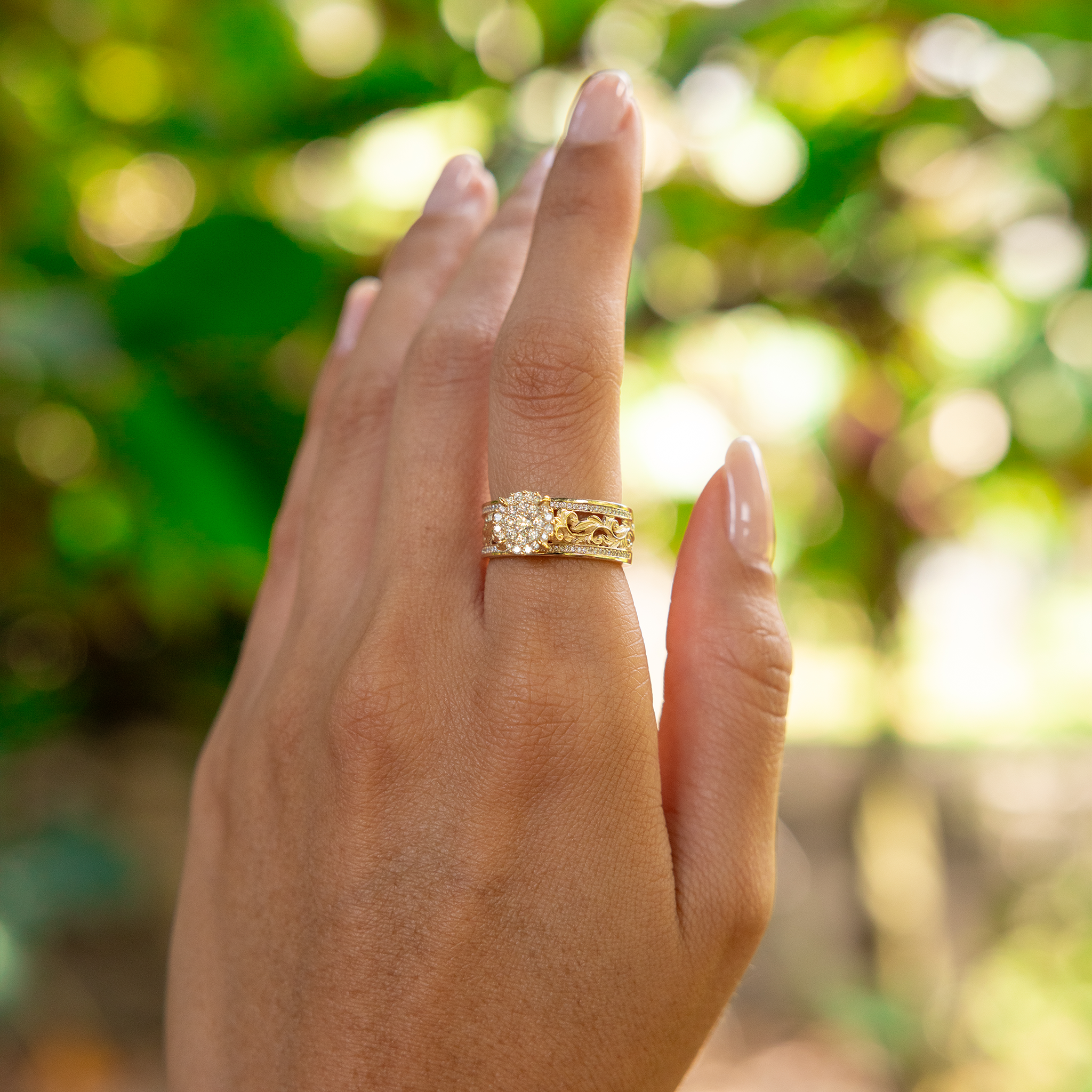 Living Heirloom Engagement Ring in Gold with Diamonds - 7mm