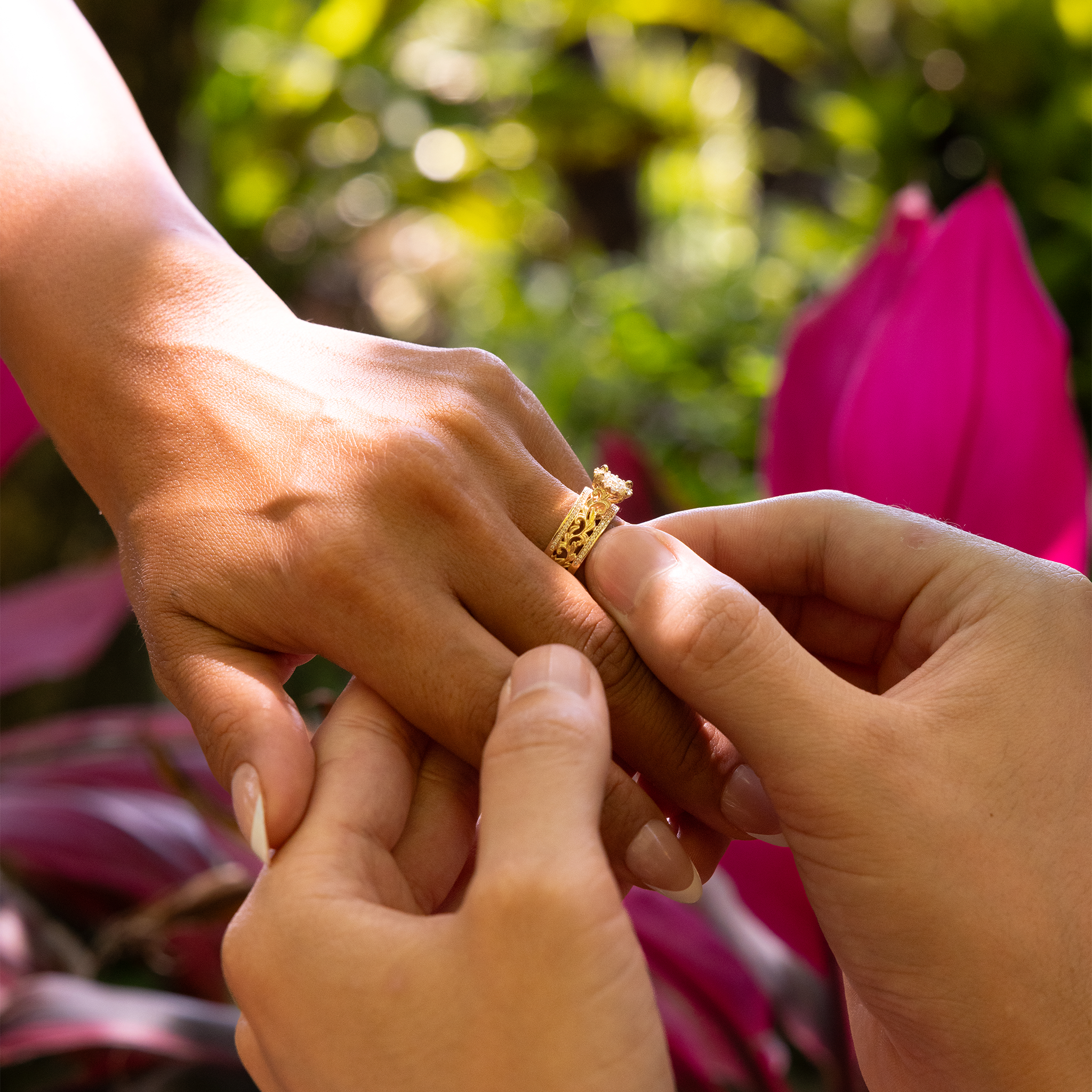 Living Heirloom Engagement Ring in Gold with Diamonds - 7mm