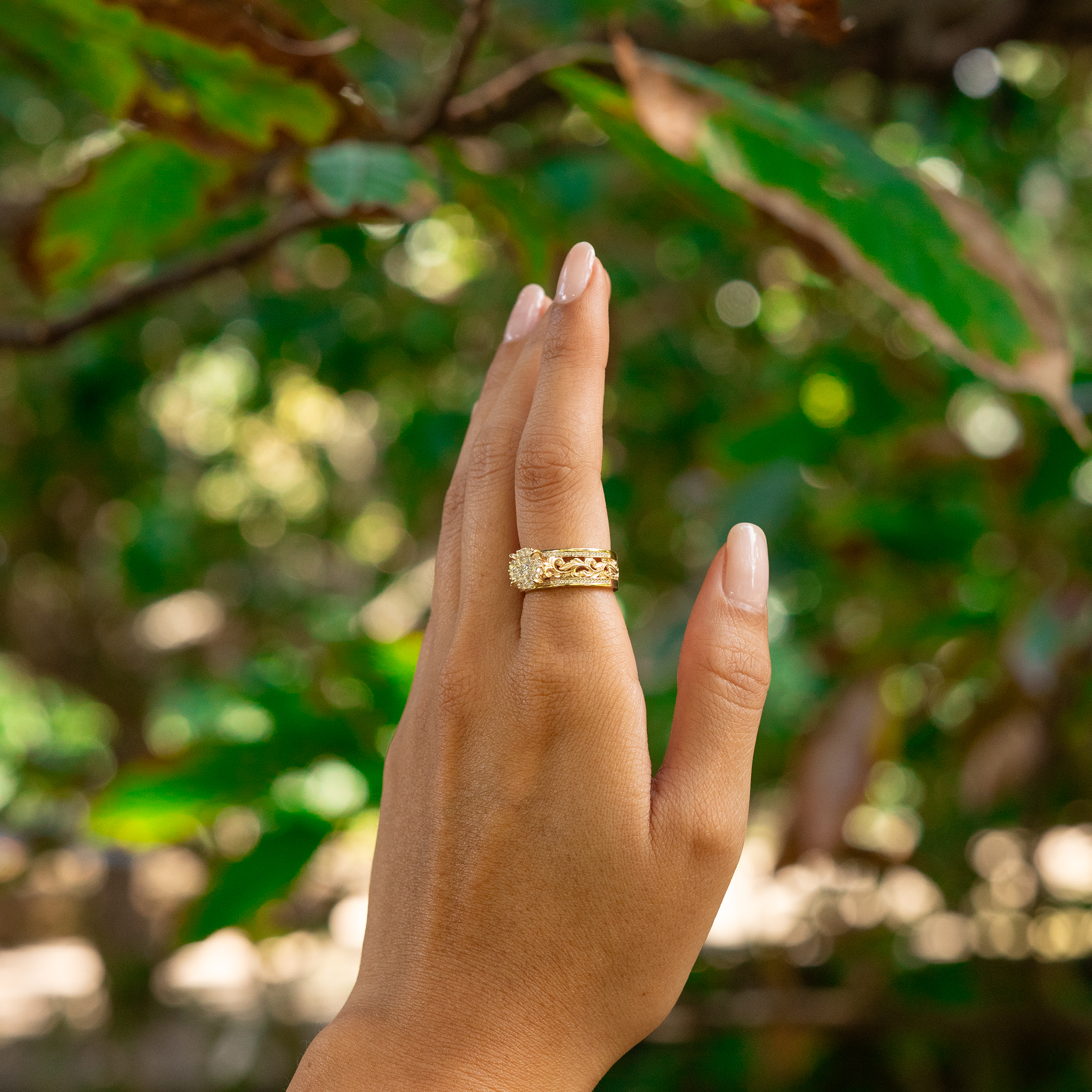 Living Heirloom Engagement Ring in Gold with Diamonds - 7mm