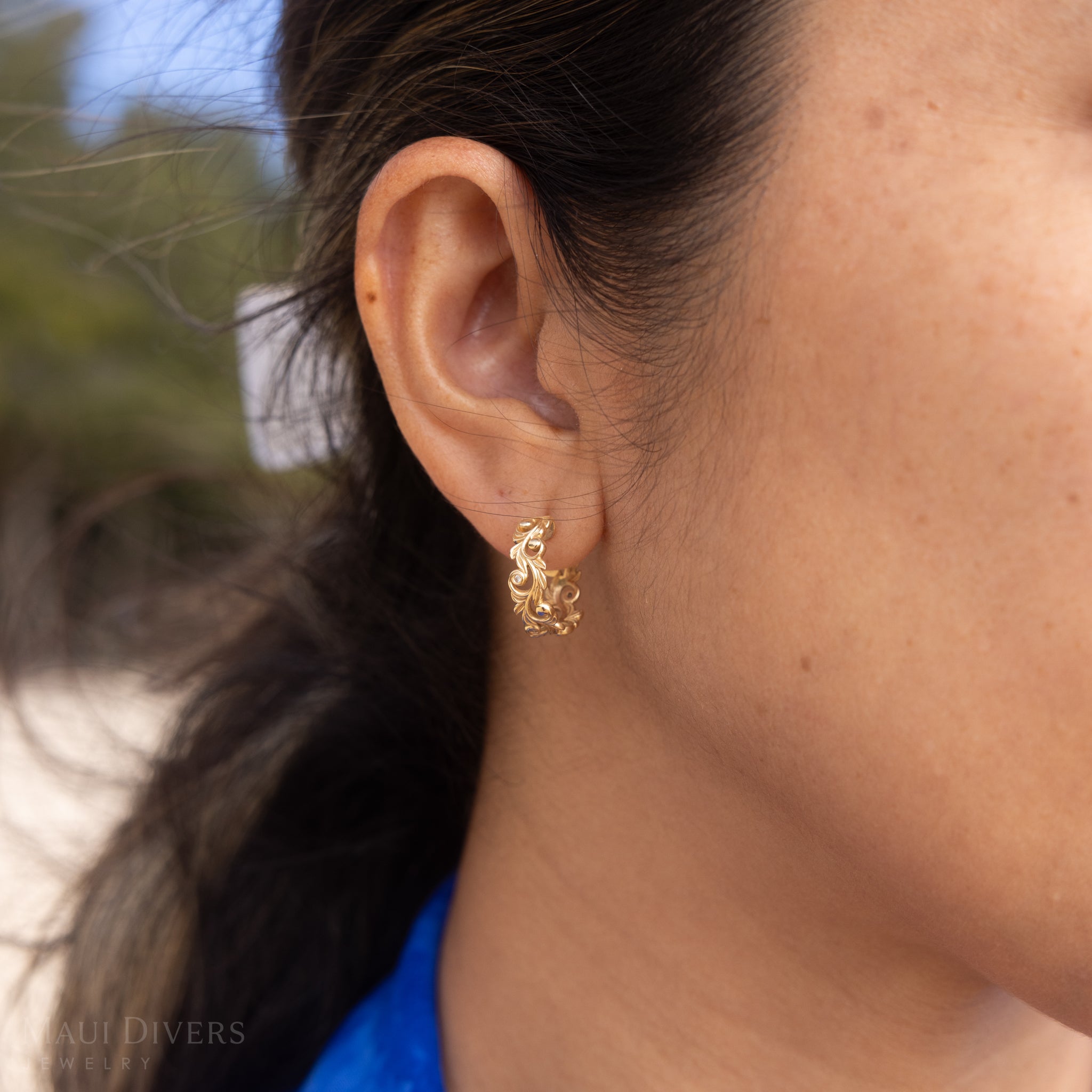 Living Heirloom Hoop Earrings in Gold with Diamonds - 6mm