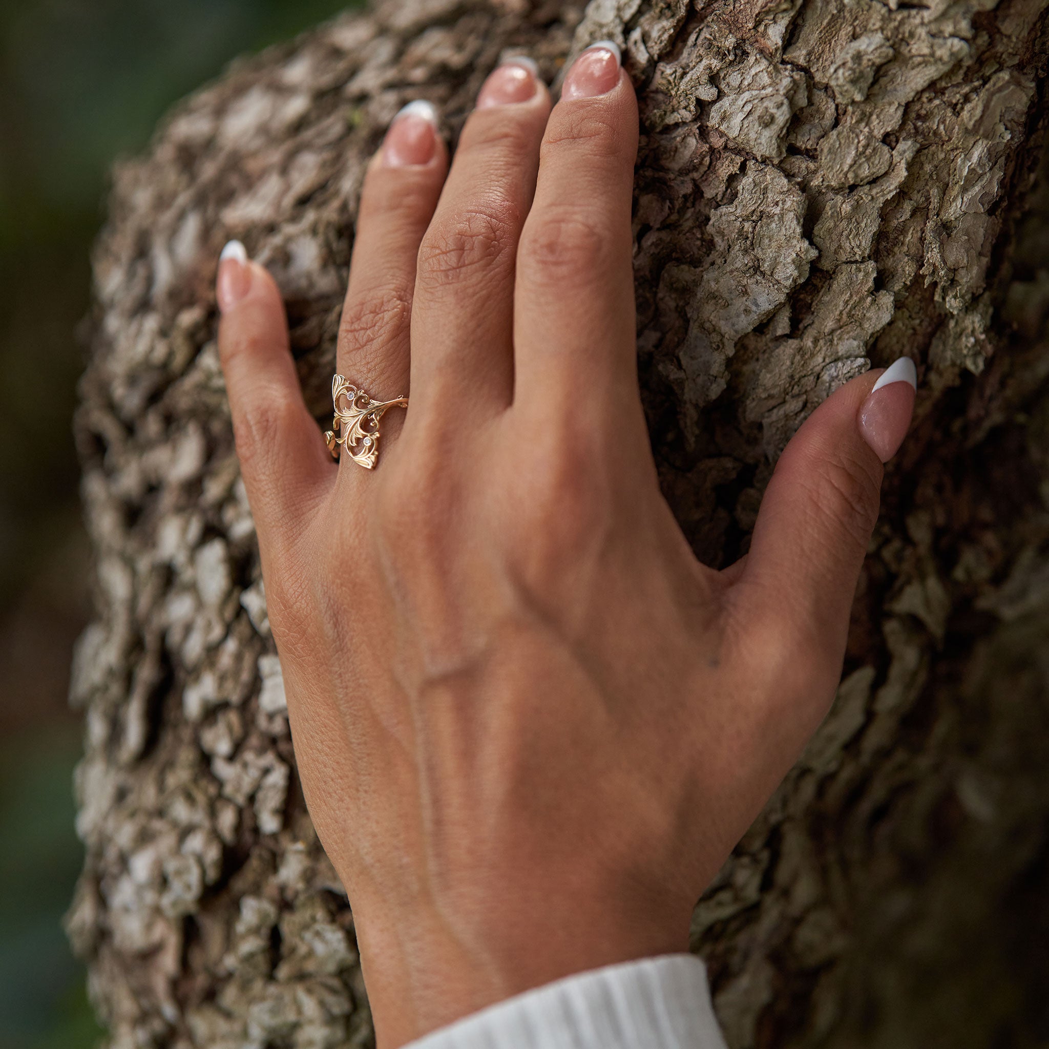 Living Heirloom Manta Ray Ring in Gold with Diamonds - 20mm