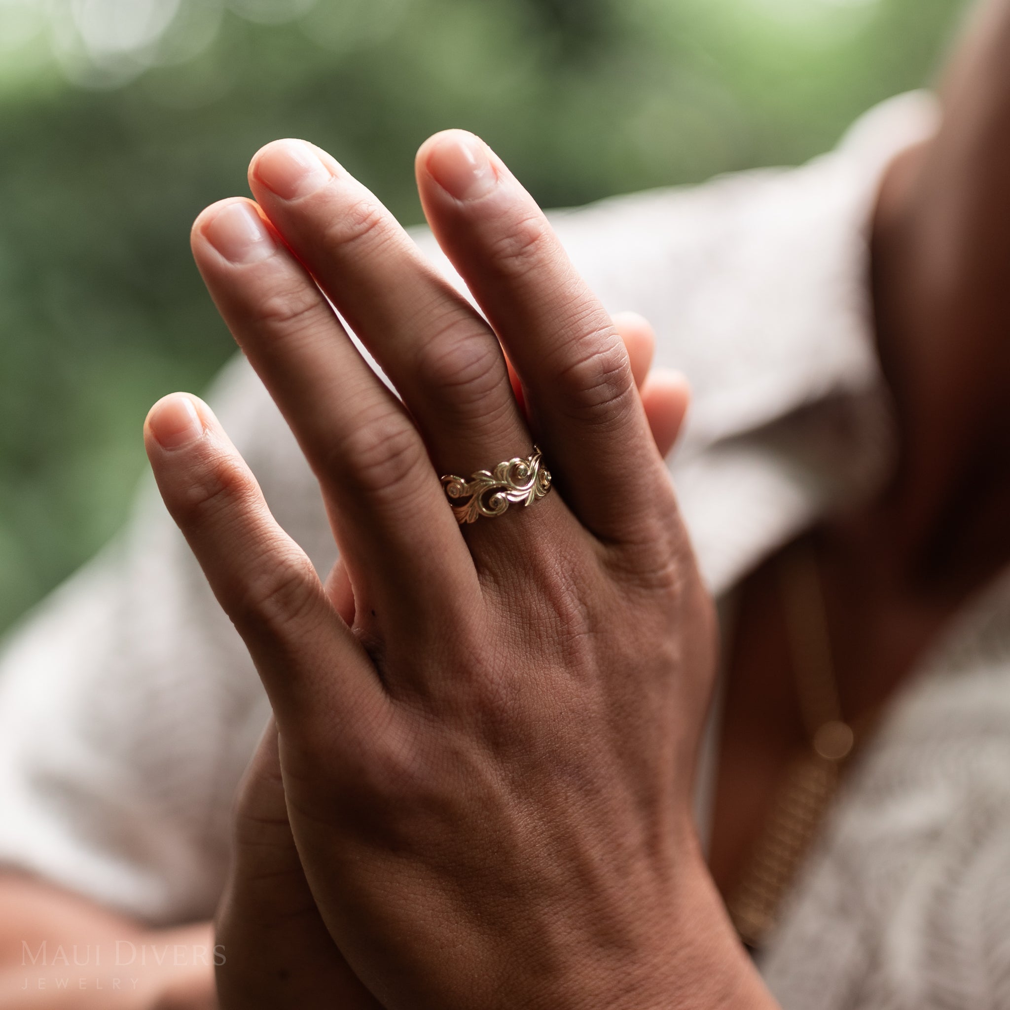 Living Heirloom Ring in Gold with Diamonds - 10mm