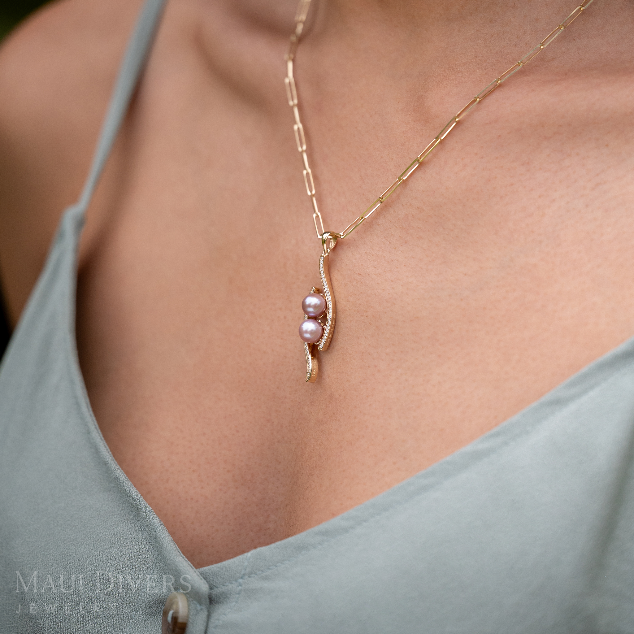 Pick A Pearl Pendant in Gold - 39mm
