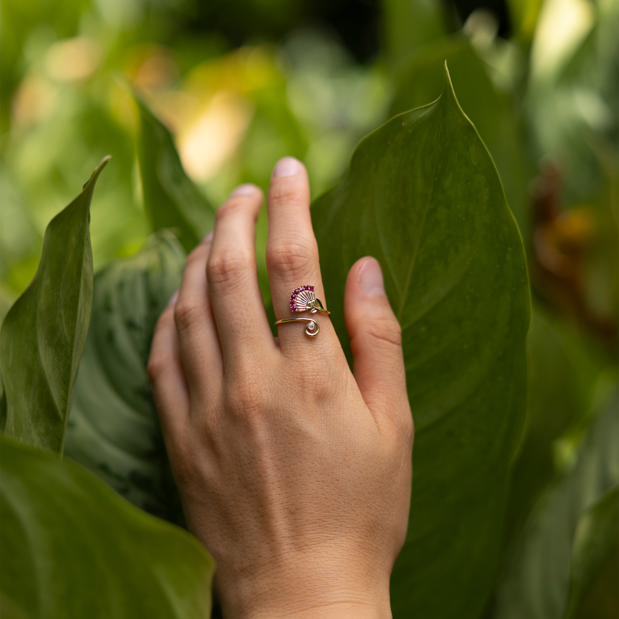 ʻŌhiʻa Lehua Ruby Ring in Two Tone Gold with Diamond - 18mm