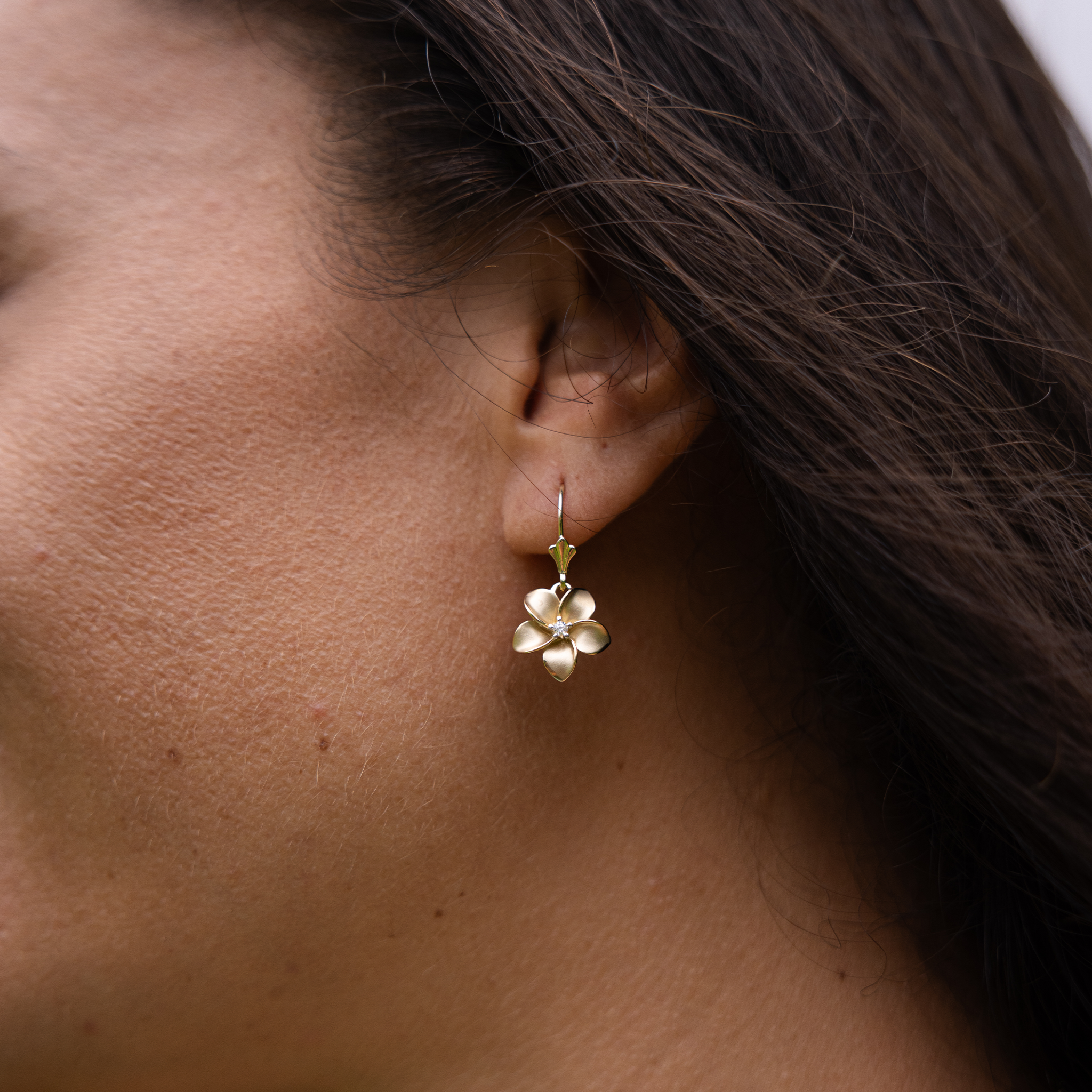 Plumeria Earrings in Gold with Diamonds - 13mm