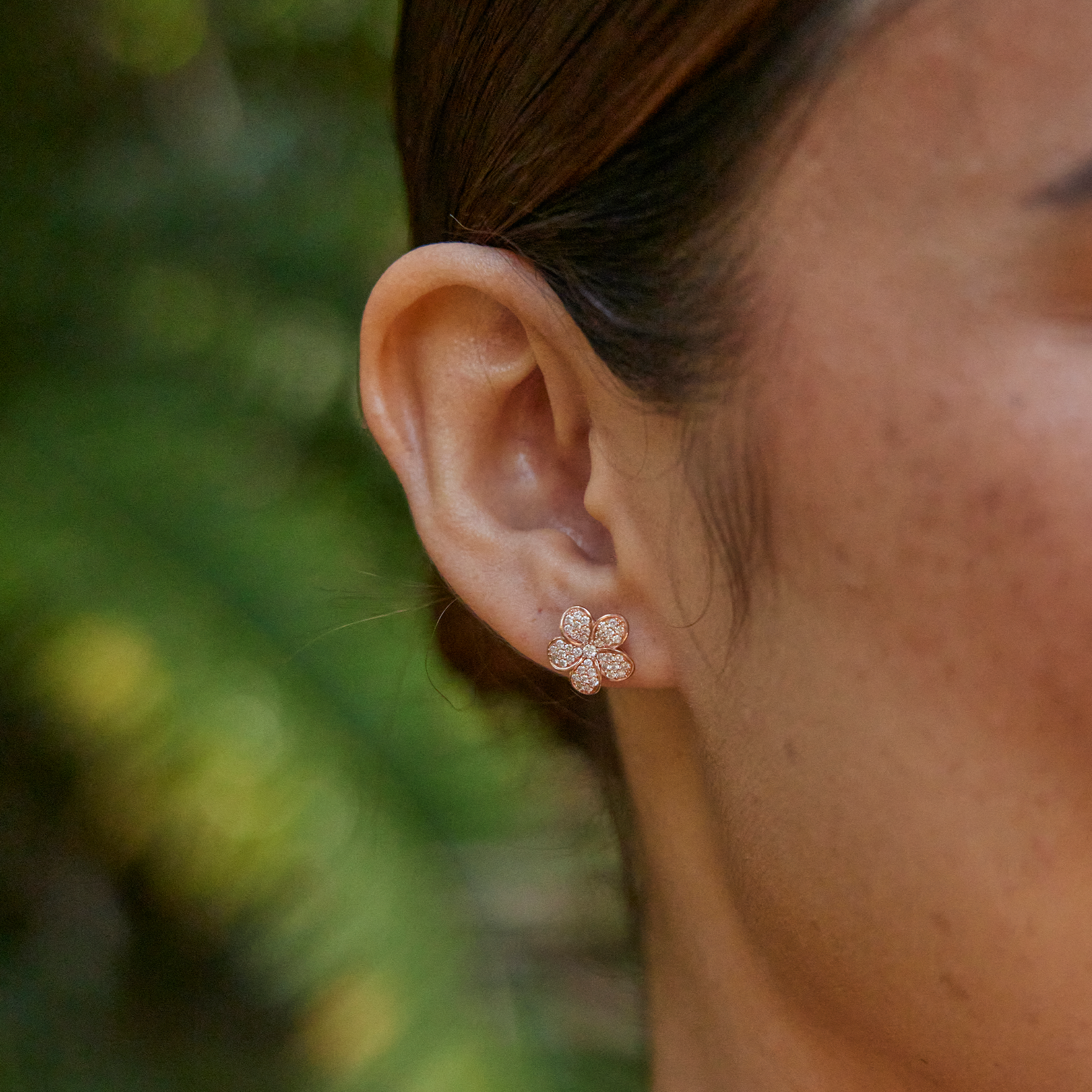 Plumeria Earrings in Rose Gold with Diamonds - 11mm