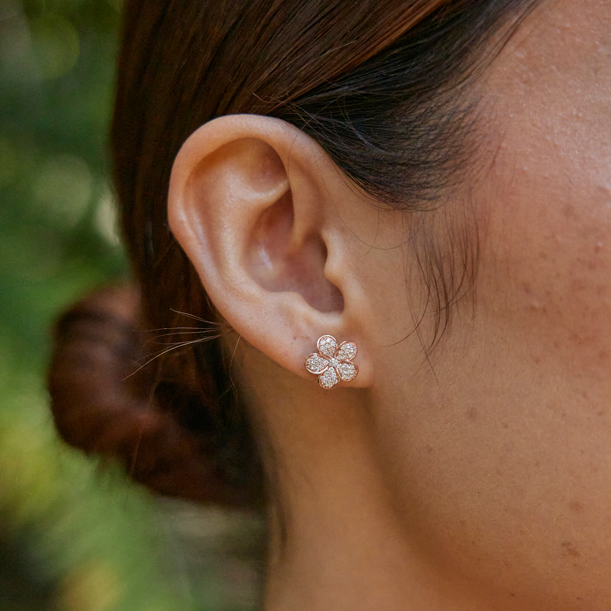 Plumeria Earrings in Rose Gold with Diamonds - 11mm