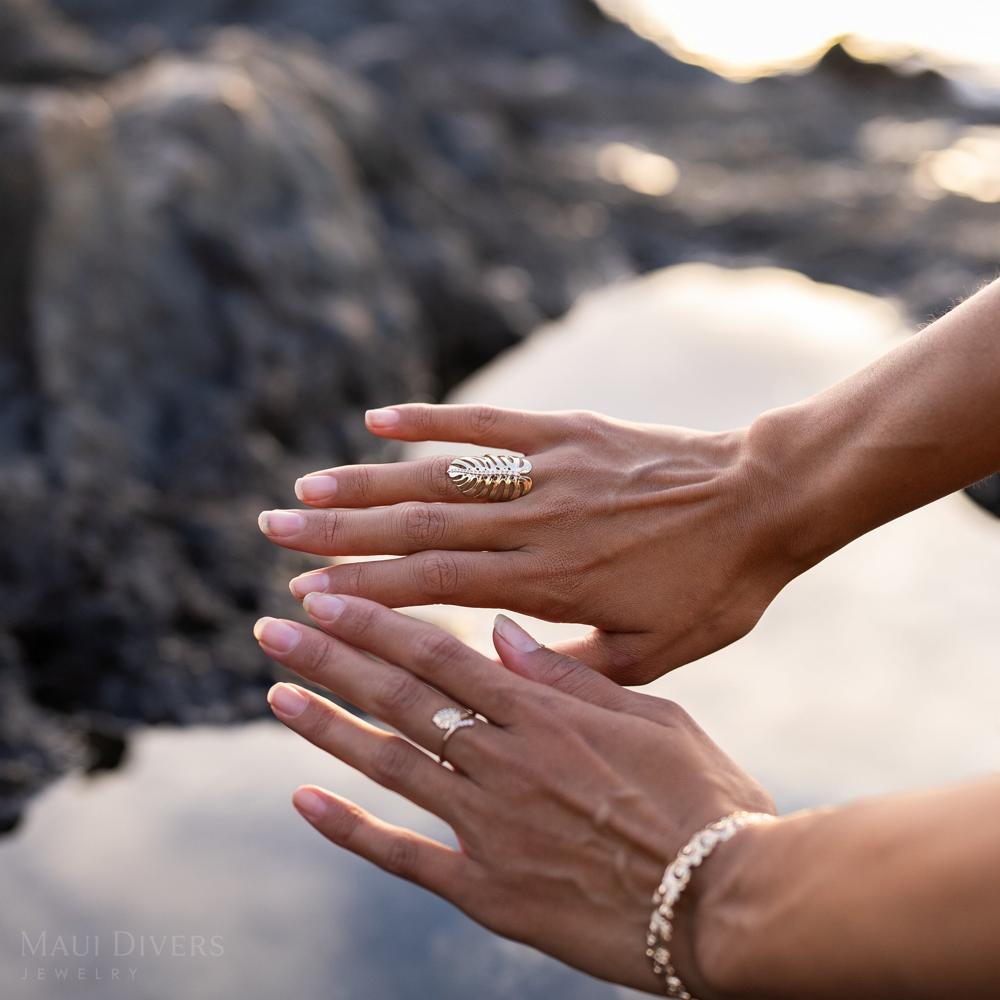 Monstera Ring in Gold with Diamonds - 32mm