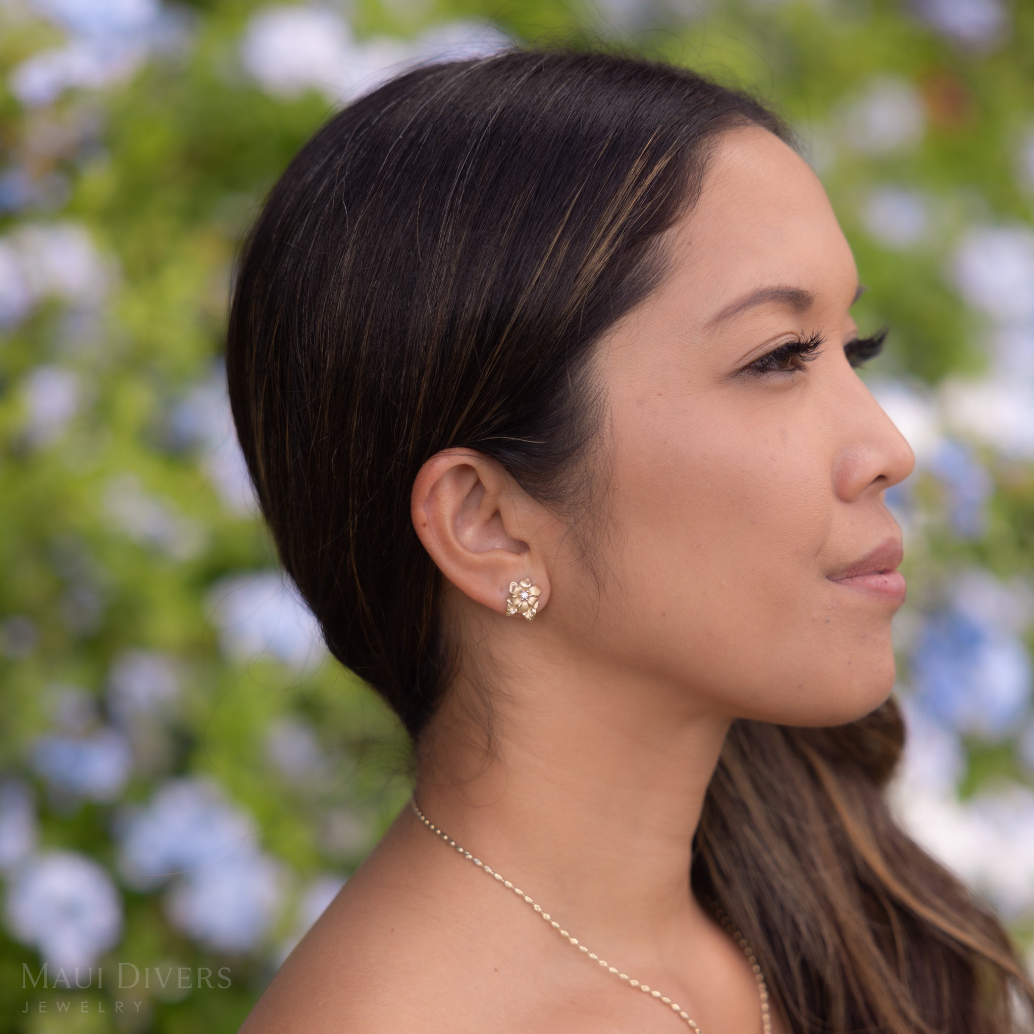 Nāʻū Earrings in Gold with Diamonds - 14mm