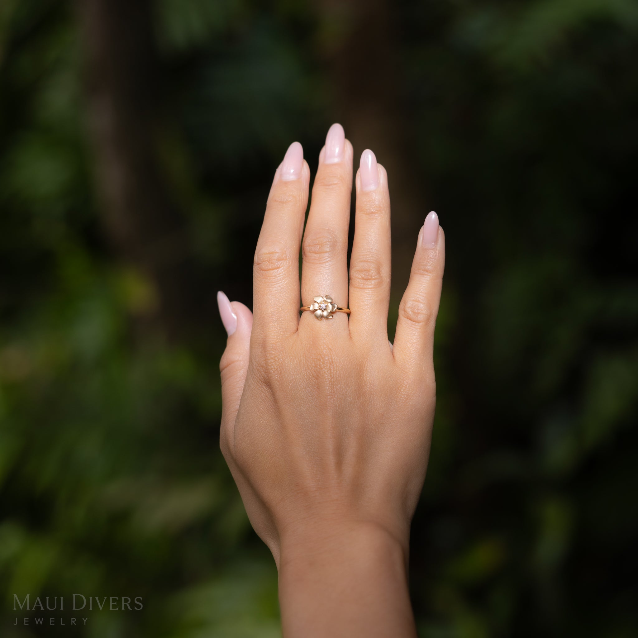 Nāʻū Ring in Gold with Diamond - 10mm