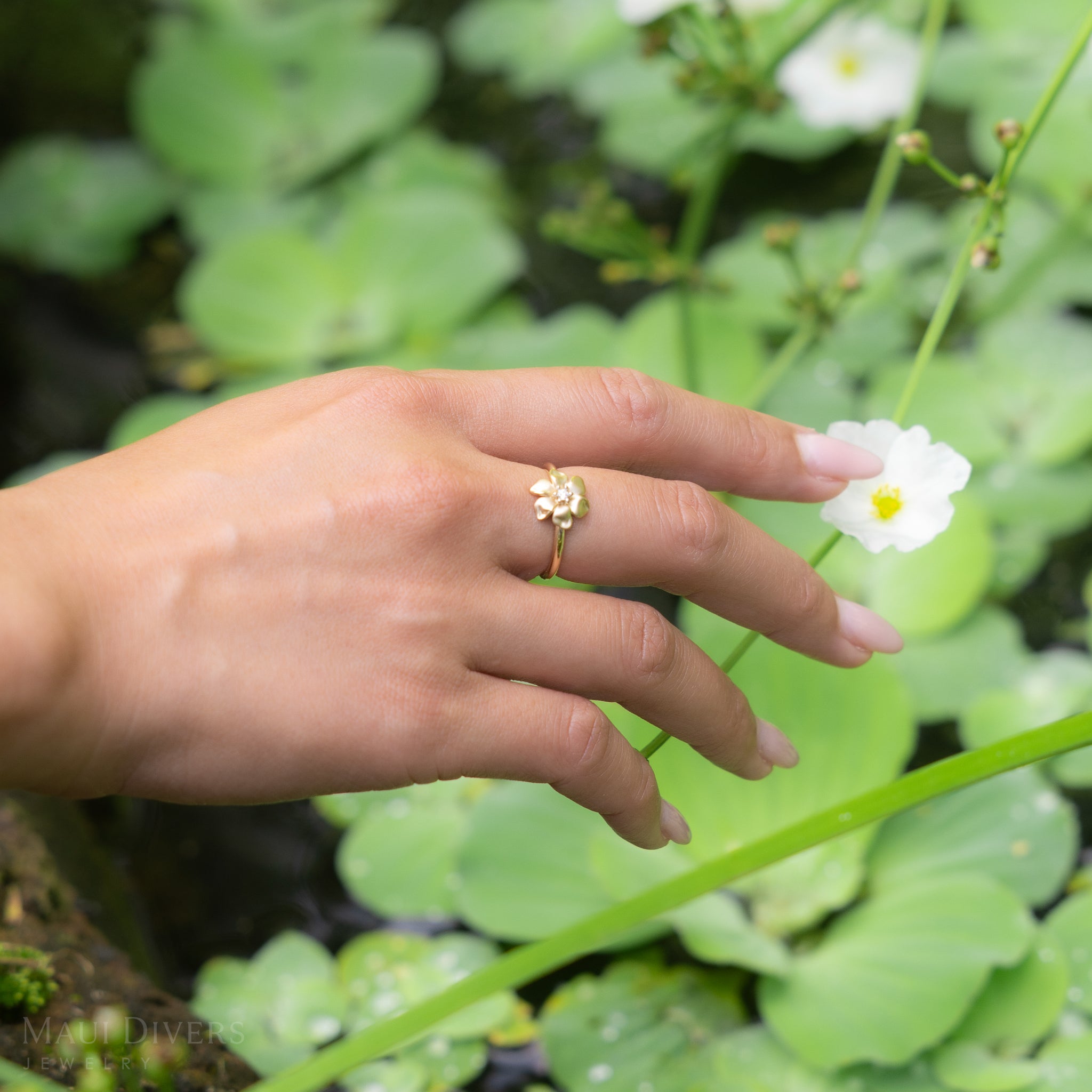 Nāʻū Ring in Gold with Diamond - 10mm