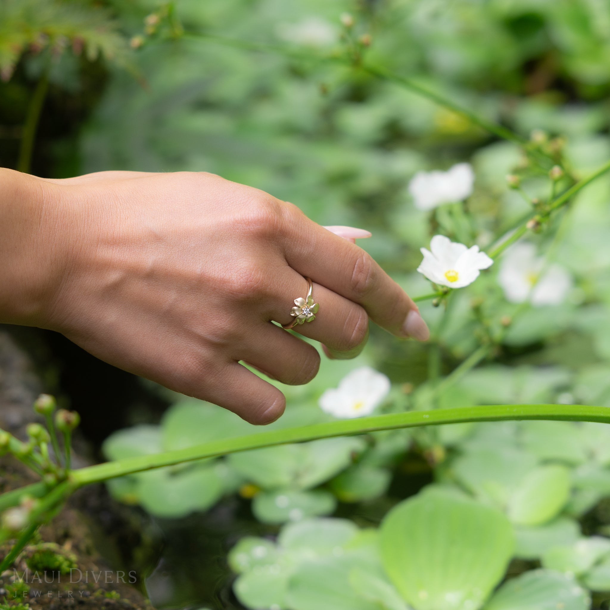 Nāʻū Ring in Gold with Diamond - 10mm