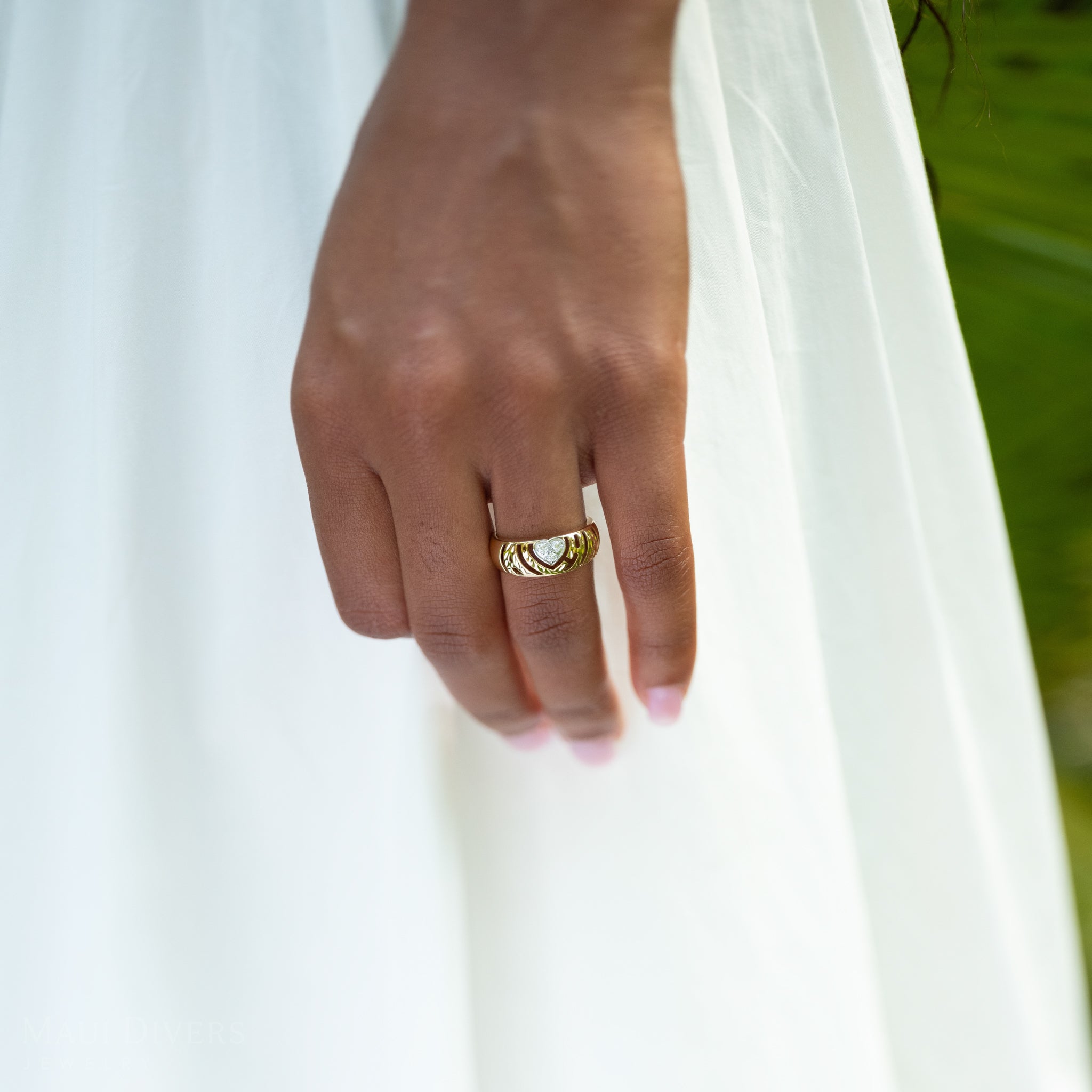 Aloha Heart Ring in Gold with Diamonds - 8mm