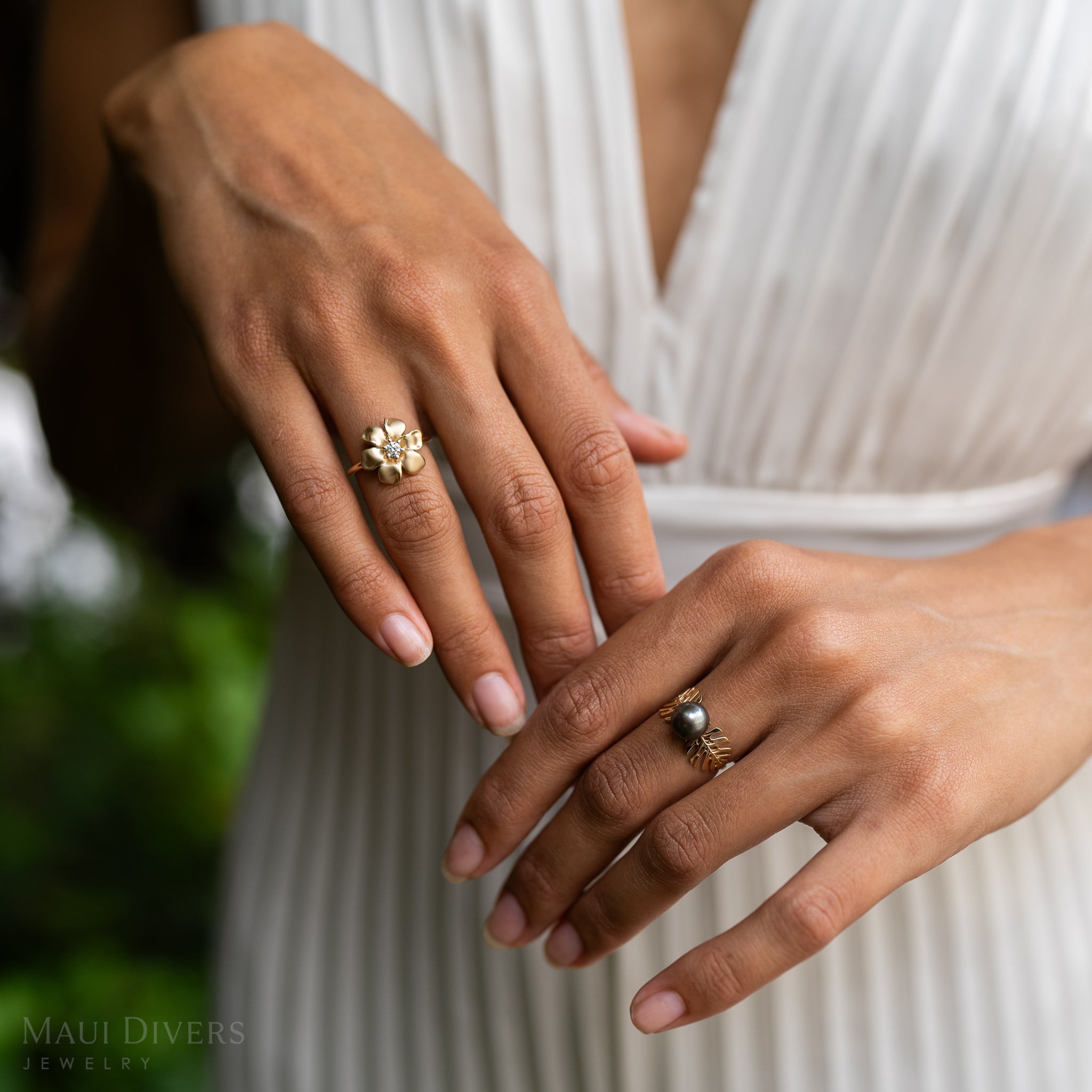 Nāʻū Ring in Gold with Diamond - 15mm