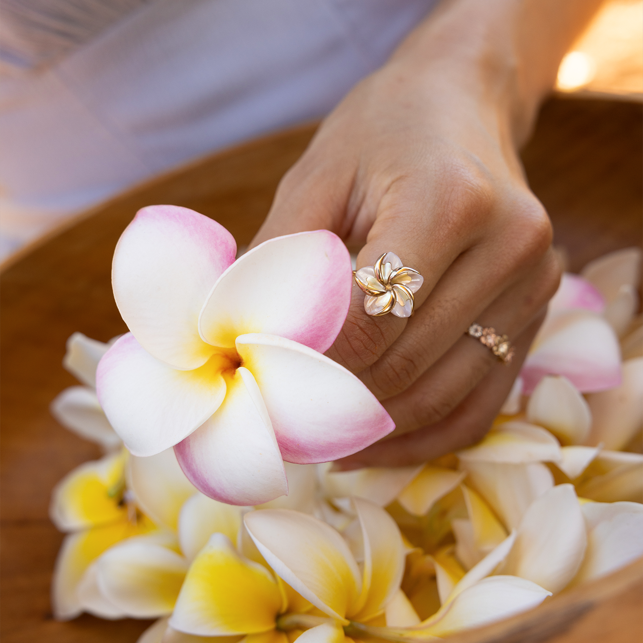 Plumeria Mother of Pearl Ring in Gold - 16mm