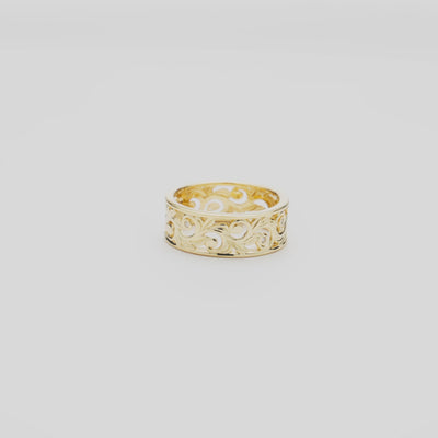 Video of the 8mm Living Heirloom Ring in Gold with Diamonds turning on a white background