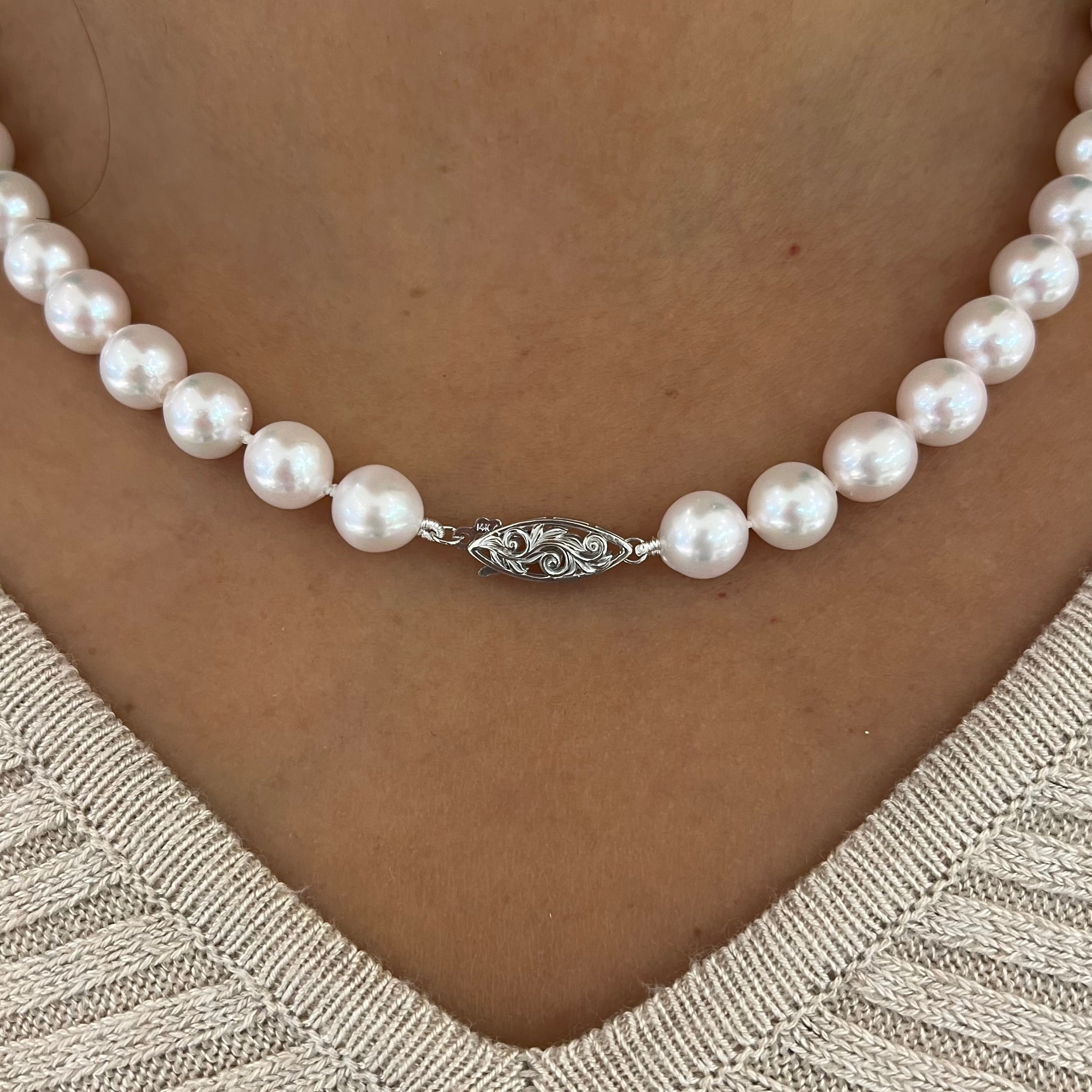 17-19" Akoya White Pearl Strand with White Gold Clasp - 8.5-9.5mm